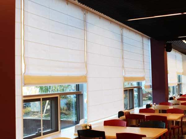 Рулонные шторы для кафе